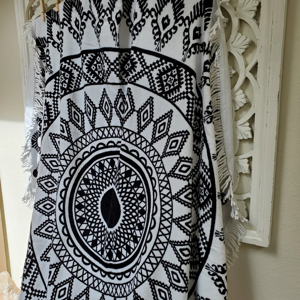 NEW Round Beach Towel Geometric Black and White Circle Towels Mandala